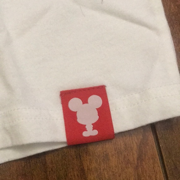 Uniqlo x Disney Shirt - Picture 2 of 4